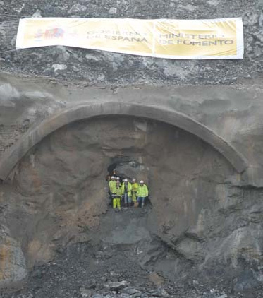 Spagna - Terminato lo scavo del tunnel ferroviario Ardilleiro