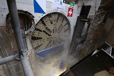 Svizzera – Abbattuto il diaframma del tunnel ferroviario Weinberg tunnel