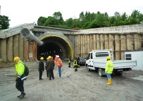 Italia/Toscana - Abbattuto il diaframma della galleria Marcignano sulla ex SS 429 di Val d'Elsa